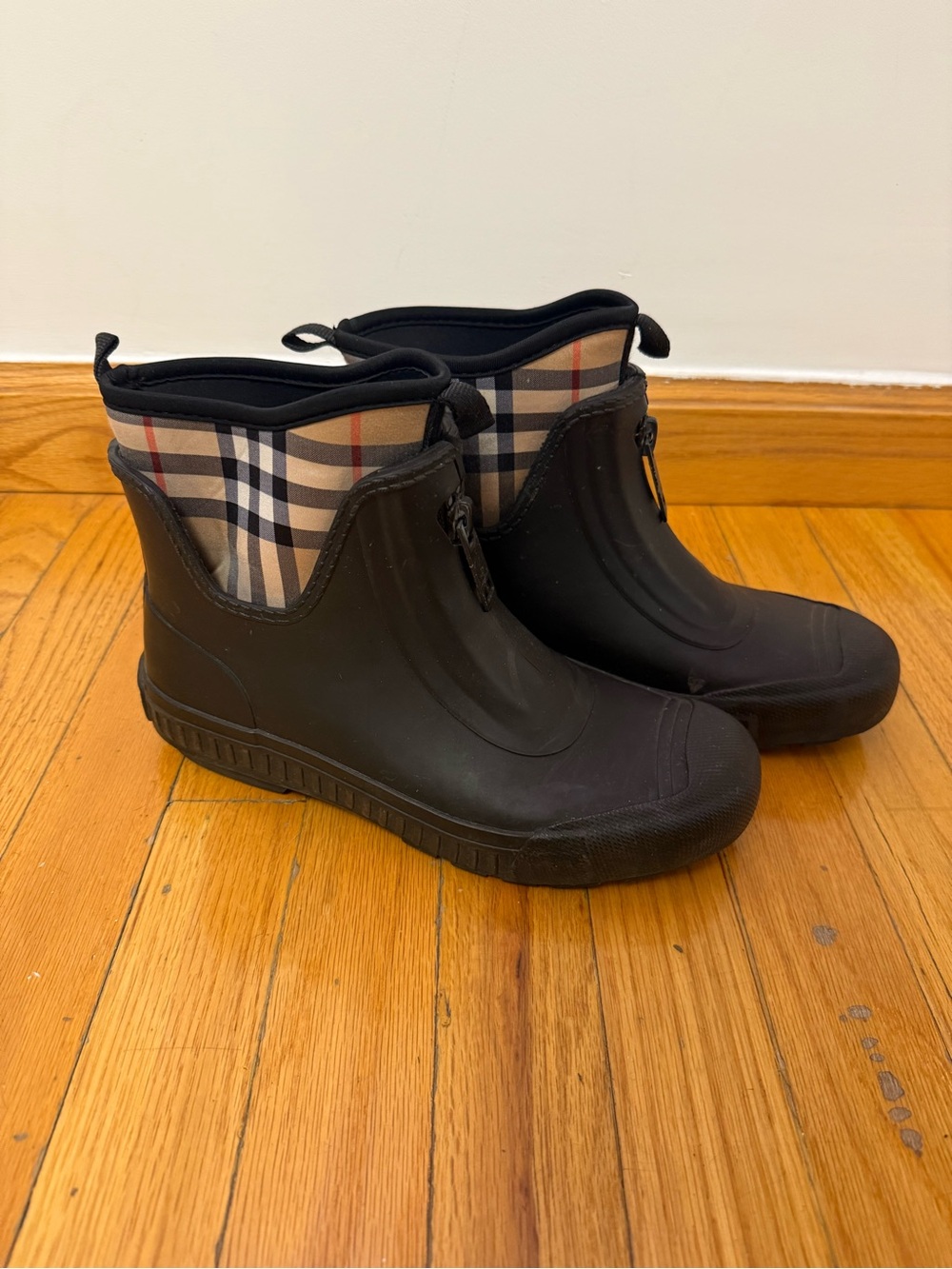 Burberry Women’s Rain Boots size 37